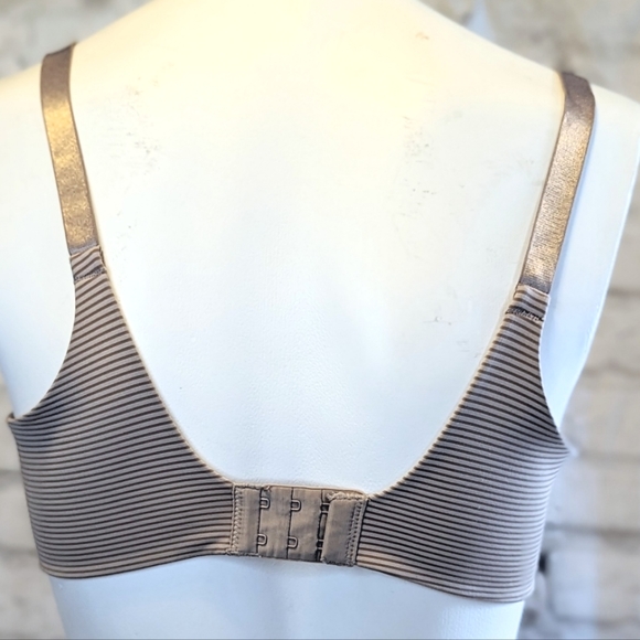 🆕Nwot Vanity Fair bra - Picture 2 of 4